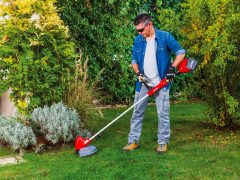 Battery powered DSi 30 String Trimmer